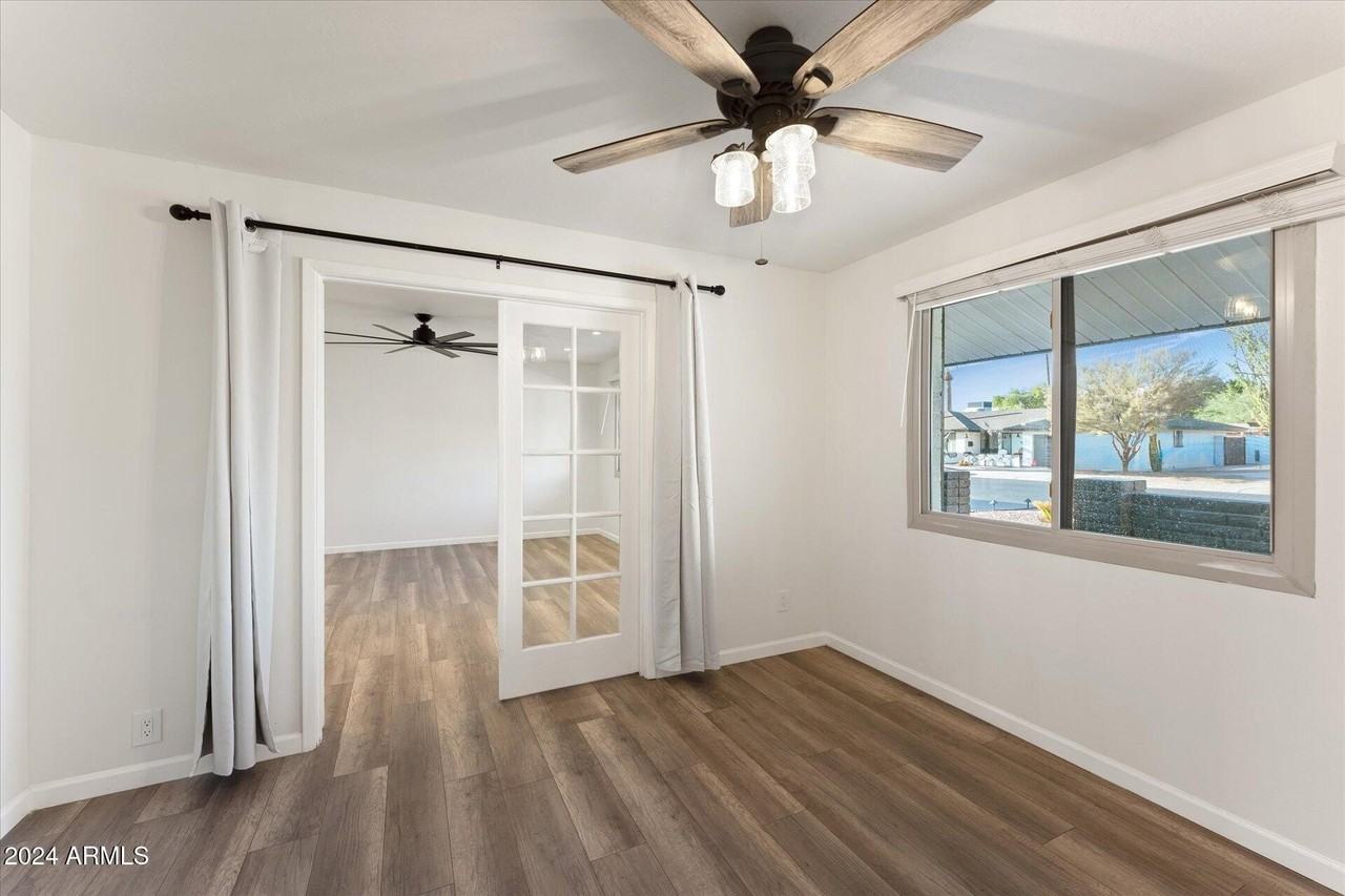 1921 E Laguna Dr - Photo 6 of 25