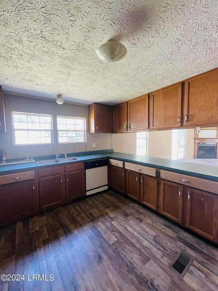 25 Milledge Village Rd - Photo 4 of 14