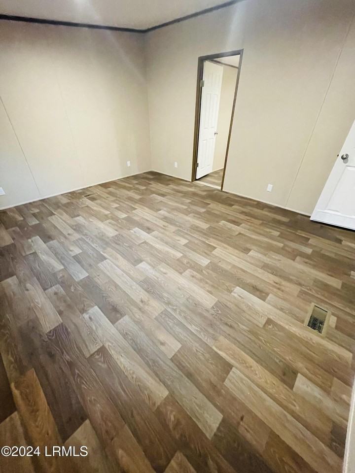 224 Broad River Blvd - Photo 5 of 17