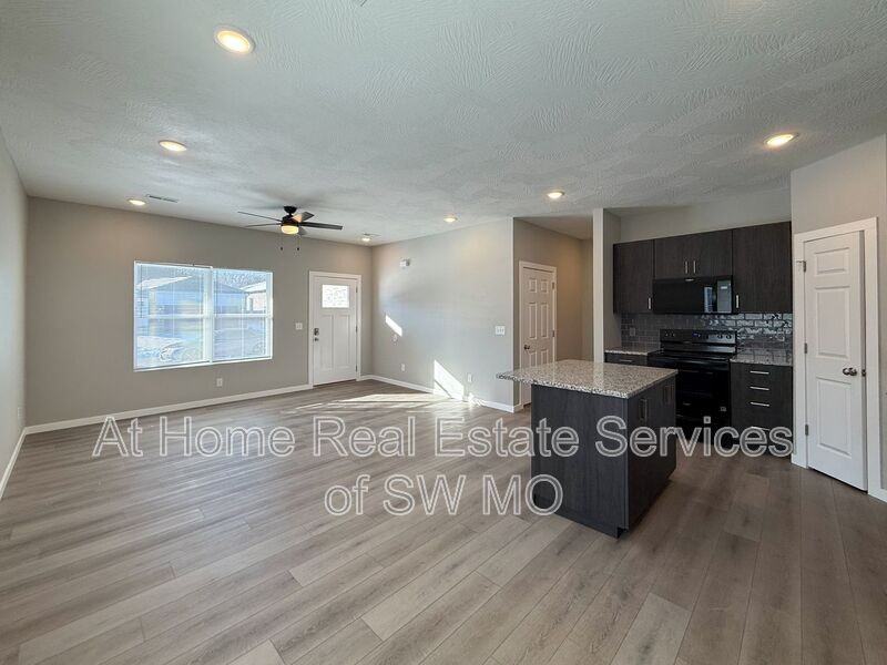 4930 W Minota St - Photo 5 of 18