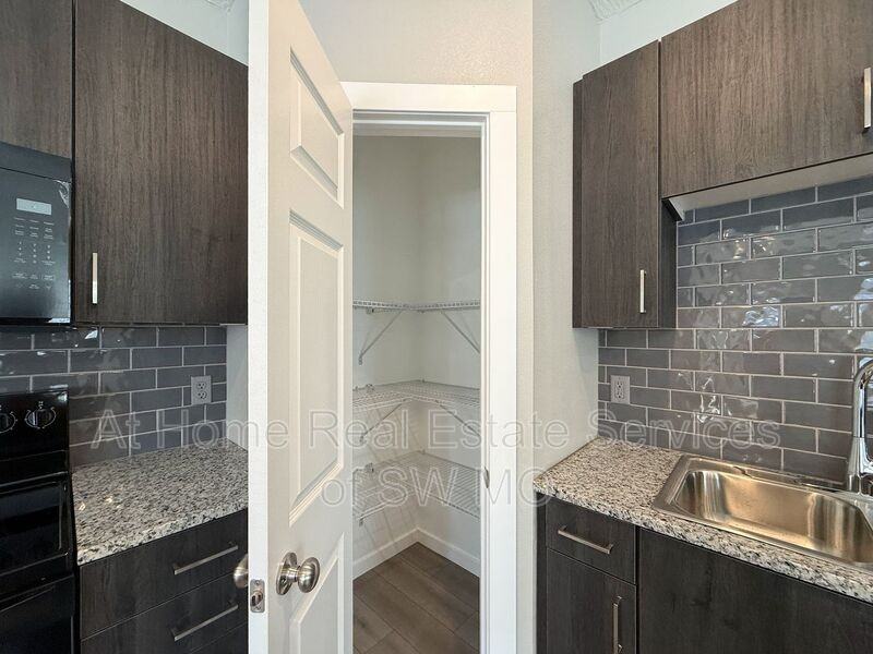 4930 W Minota St - Photo 6 of 18