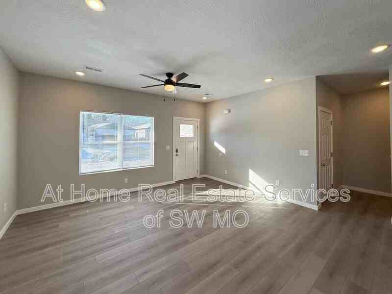 4930 W Minota St - Photo 7 of 18