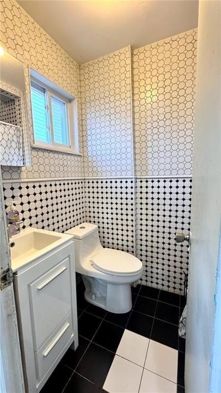 1463 E 103rd St #1stFL - Photo 7 of 7