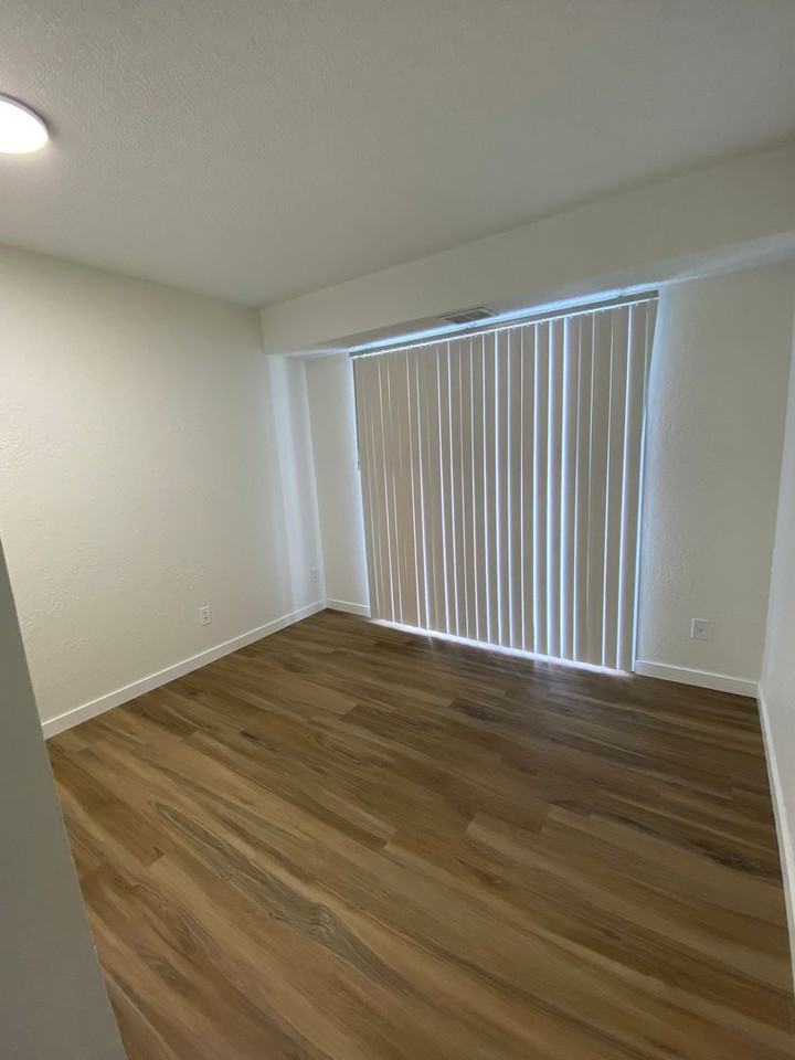 Overlook on 100 - Photo 7 of 21