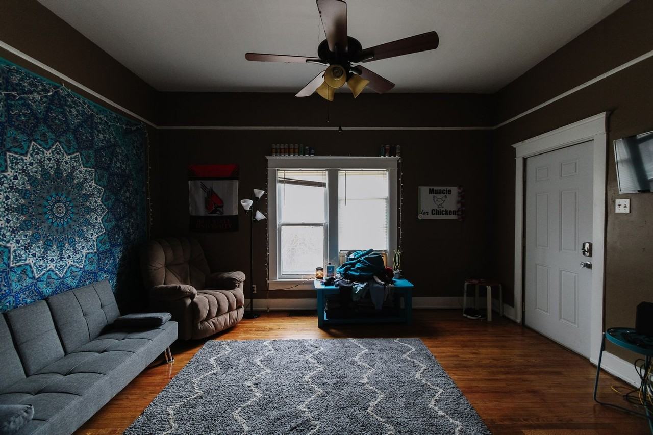 215 S College Ave - Photo 4 of 19