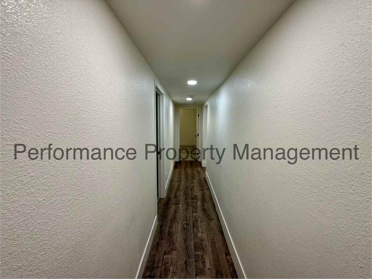 1209 Woodrow Ave - Photo 5 of 16