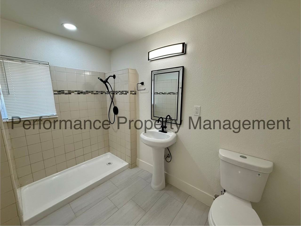 1209 Woodrow Ave - Photo 7 of 16