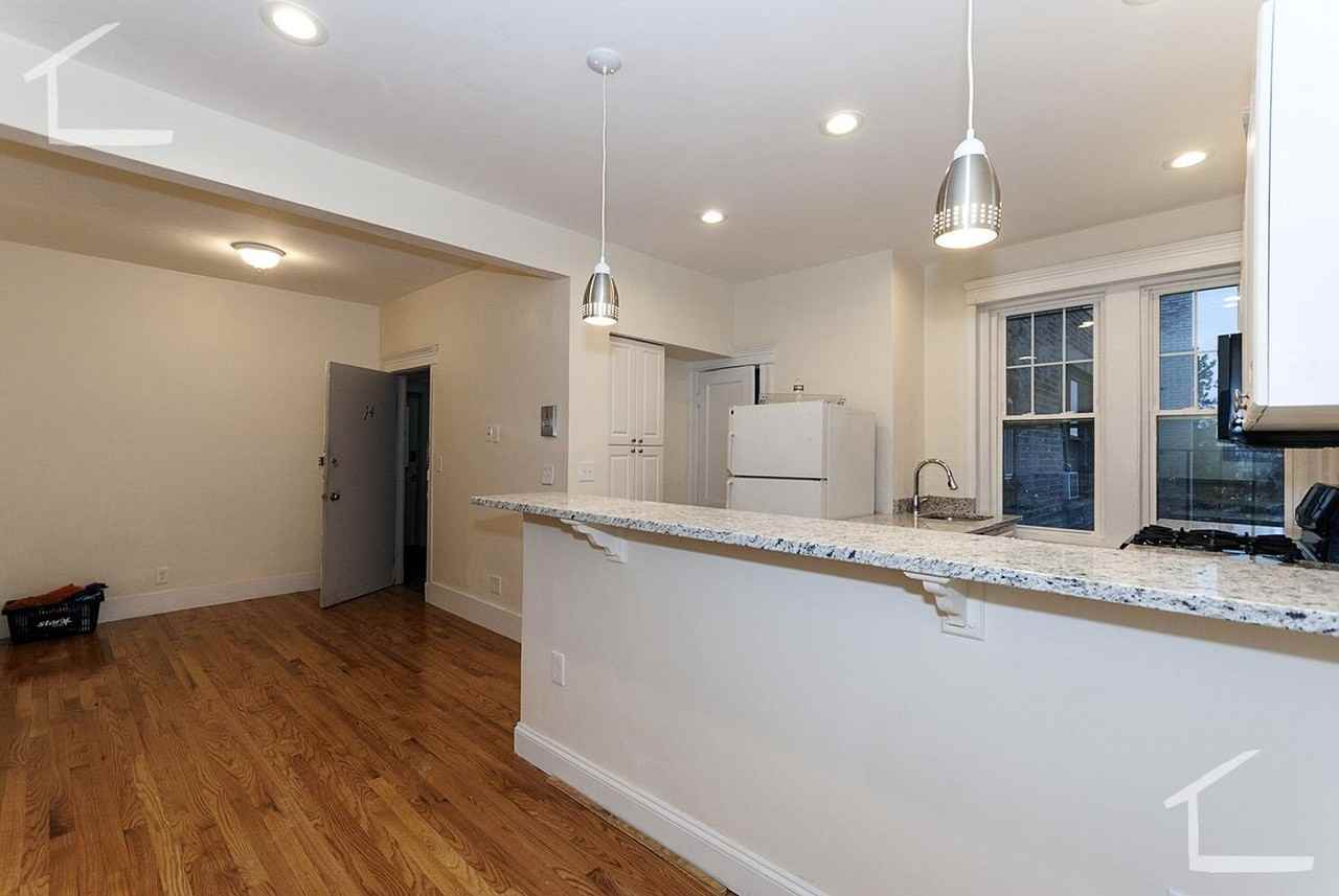 1884 Commonwealth Ave - Photo 2 of 8