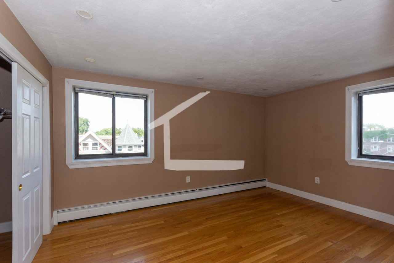 52 Gardner St - Photo 5 of 7