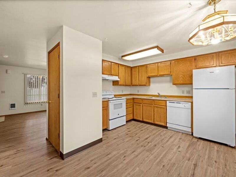 400 S Morain St #7 - Photo 5 of 17