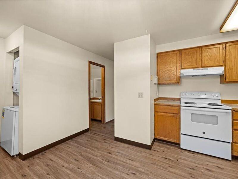 400 S Morain St #7 - Photo 6 of 17