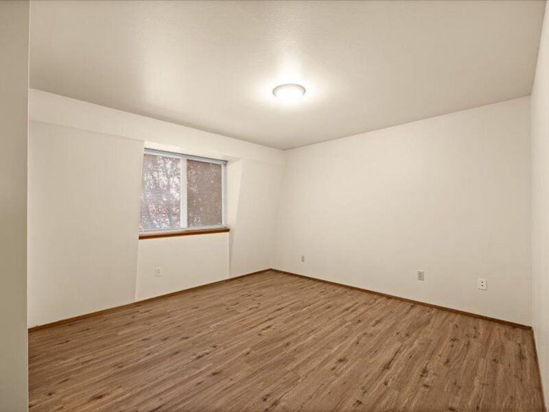 400 S Morain St #7 - Photo 7 of 17