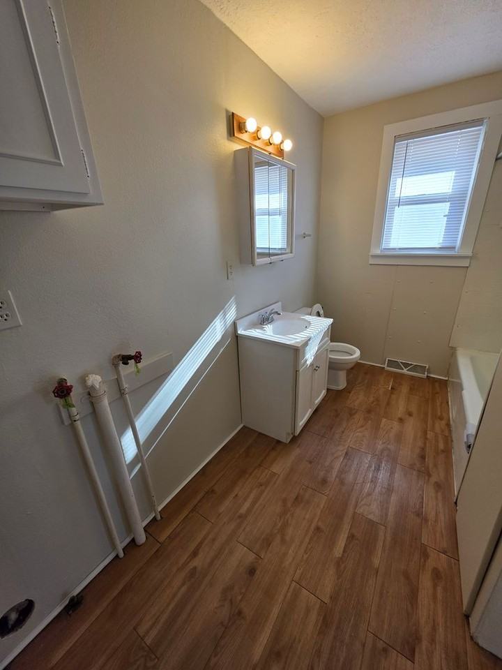 705 S 12th St - Photo 6 of 6