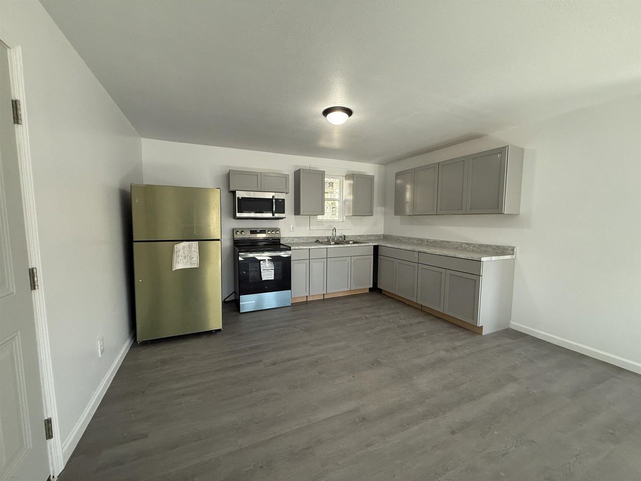 1225 Old Main St - Photo 5 of 15