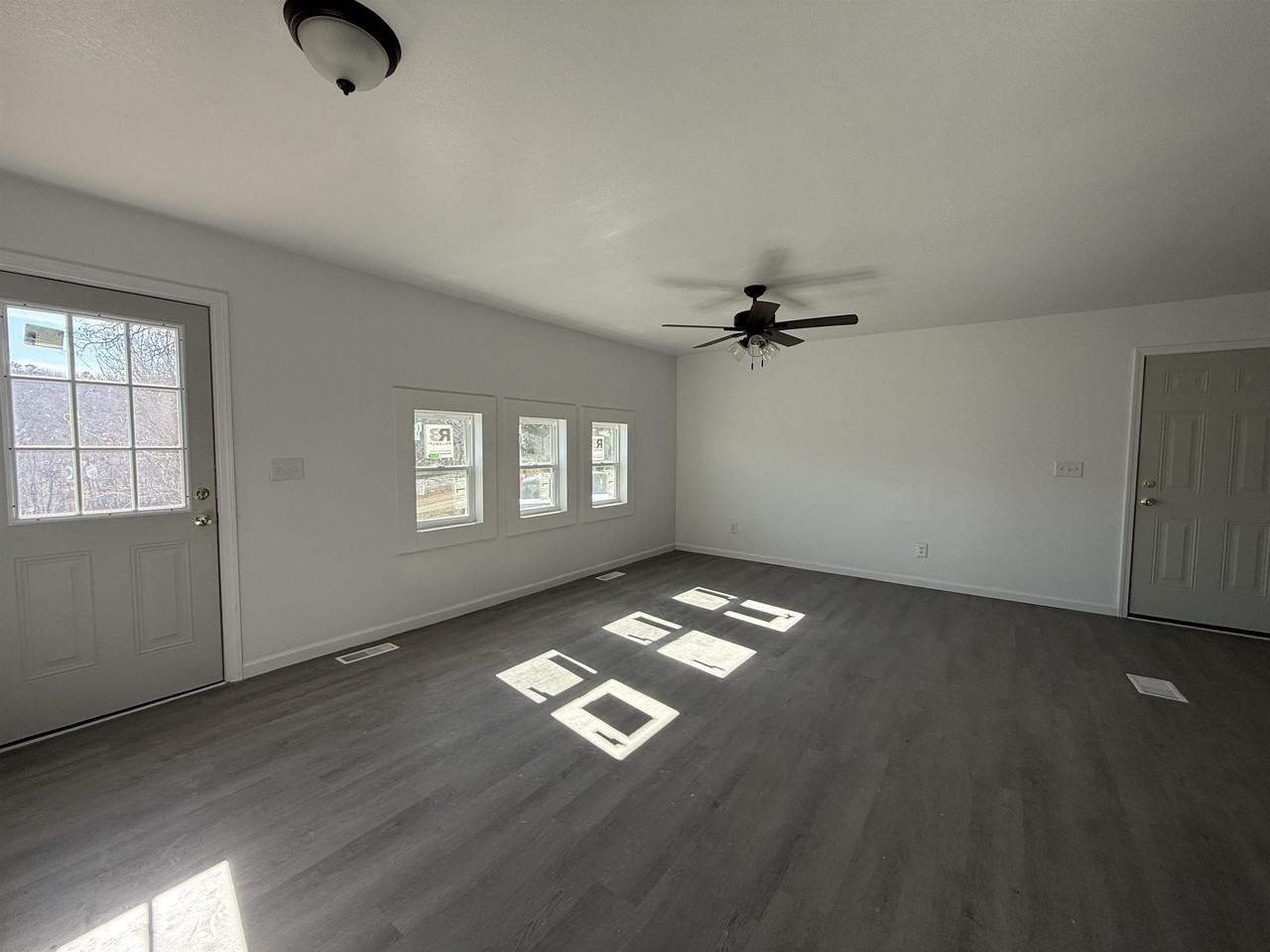 1225 Old Main St - Photo 7 of 15