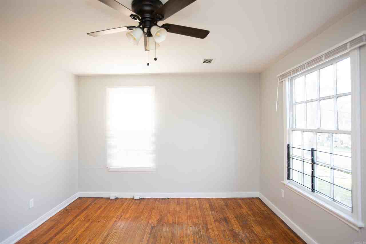 2919 W 27th St - Photo 3 of 9