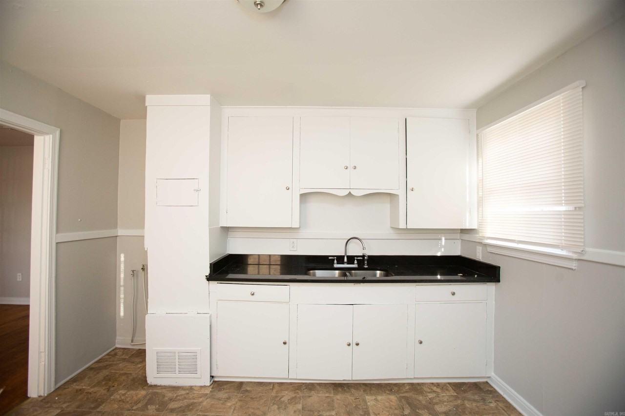 2919 W 27th St - Photo 4 of 9