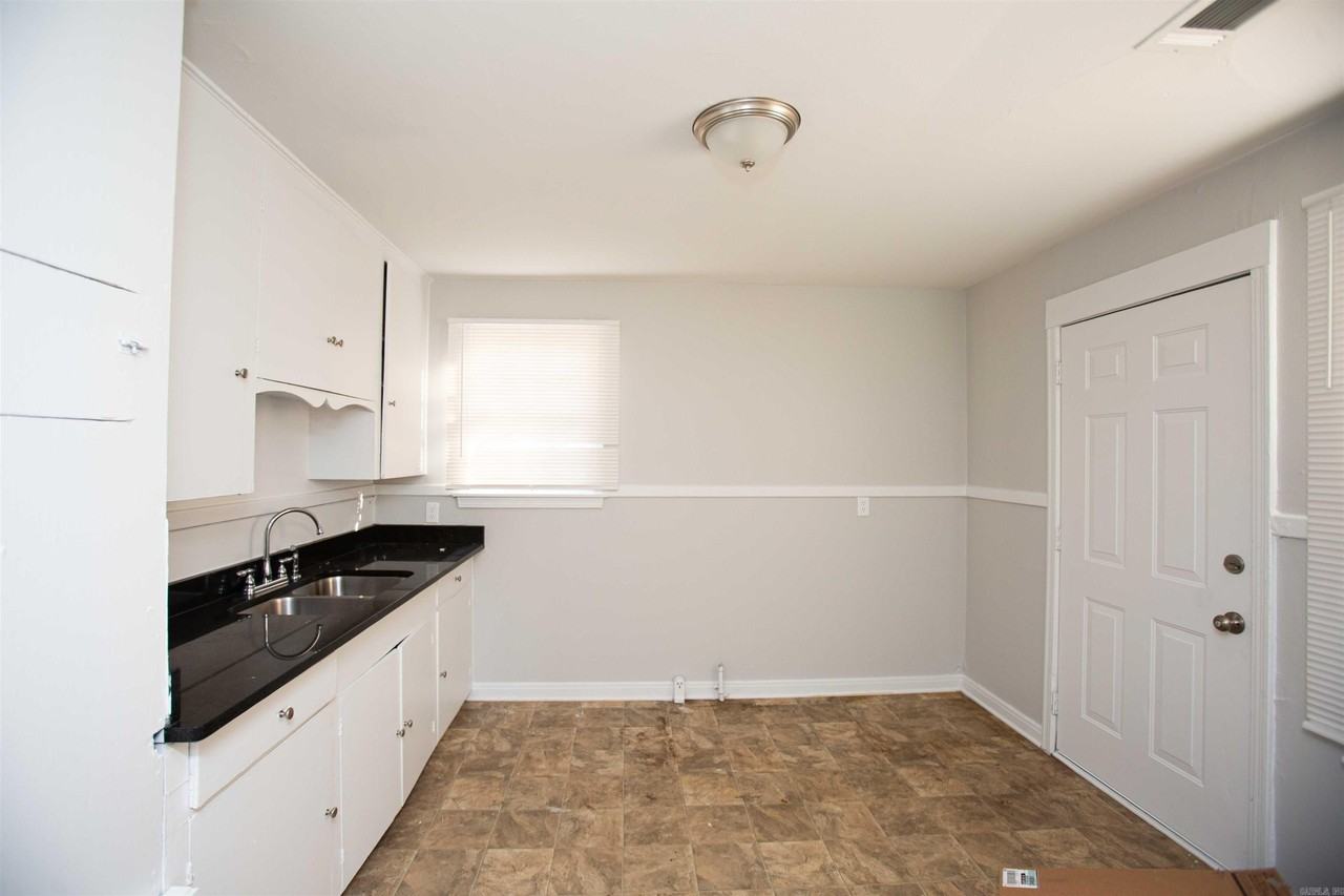 2919 W 27th St - Photo 5 of 9