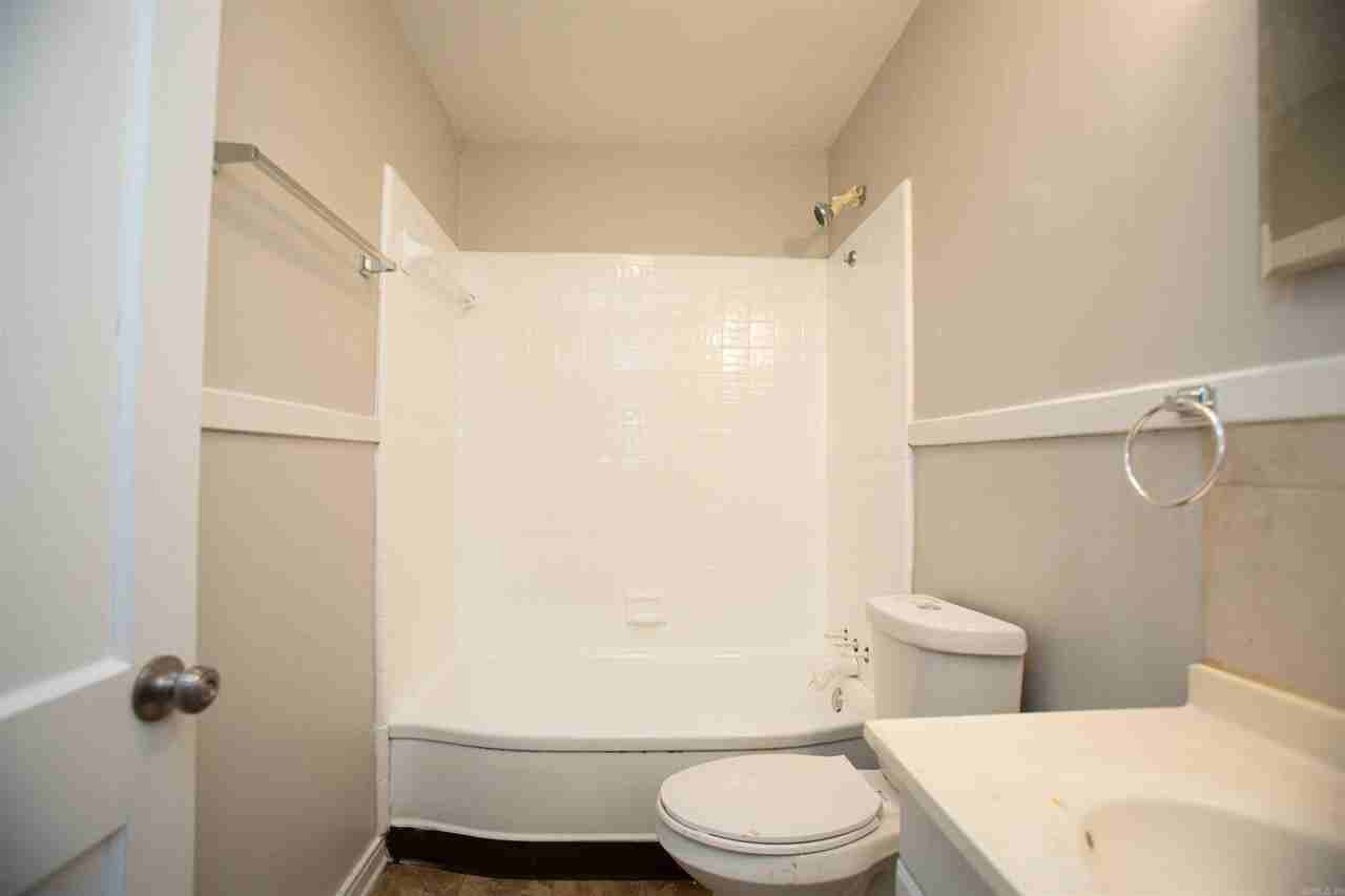 2919 W 27th St - Photo 7 of 9