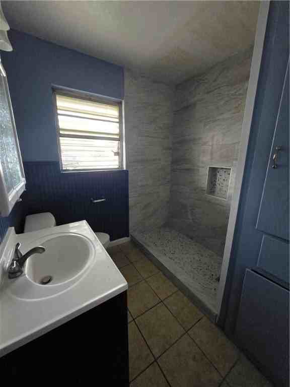 4214 Hamlin Dr - Photo 3 of 3