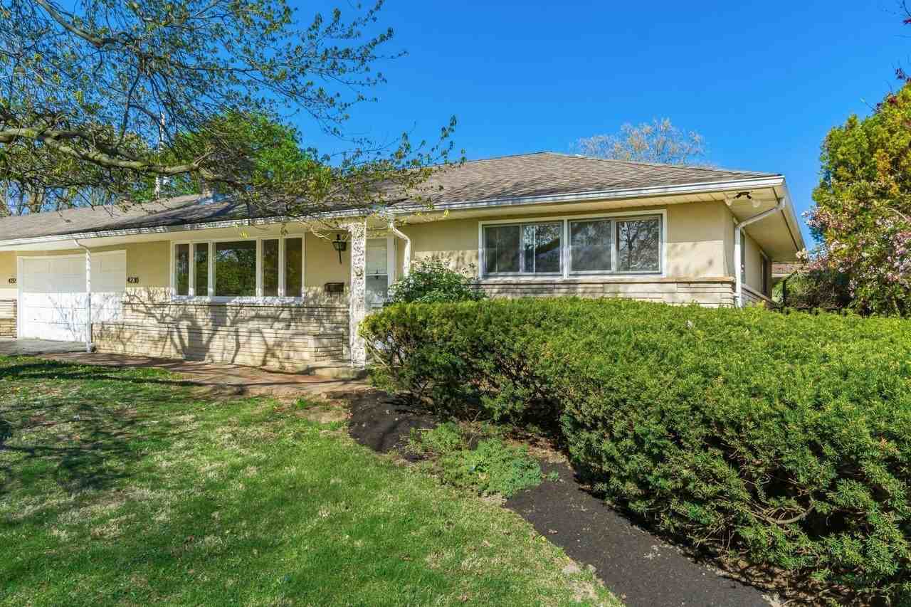 4230 Eastlea Dr - Photo 3 of 37