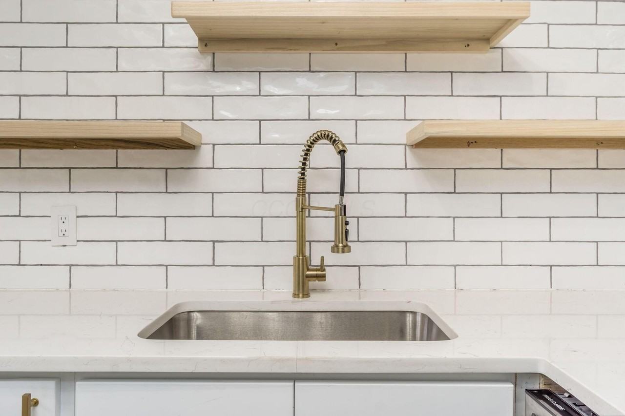 4230 Eastlea Dr - Photo 5 of 37