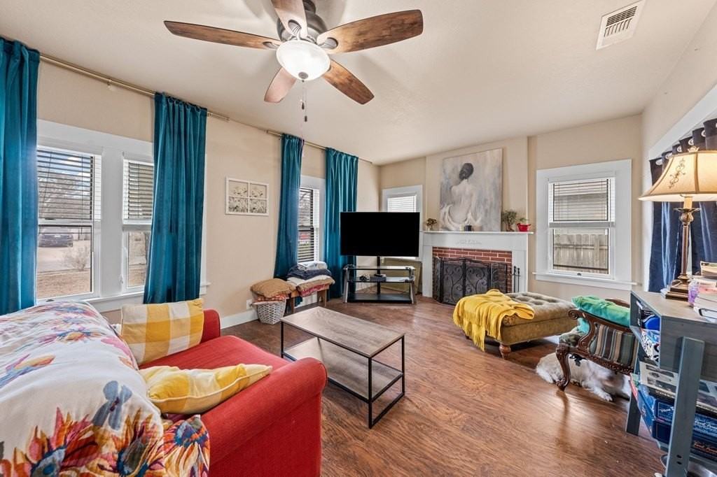 312 Lytle St - Photo 2 of 17