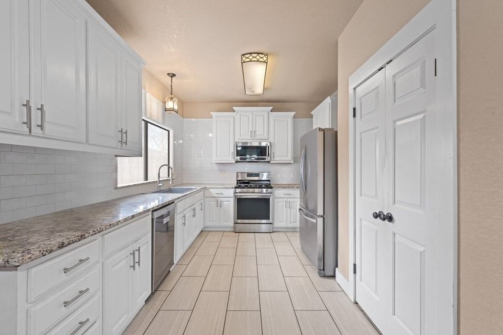 312 Lytle St - Photo 3 of 17