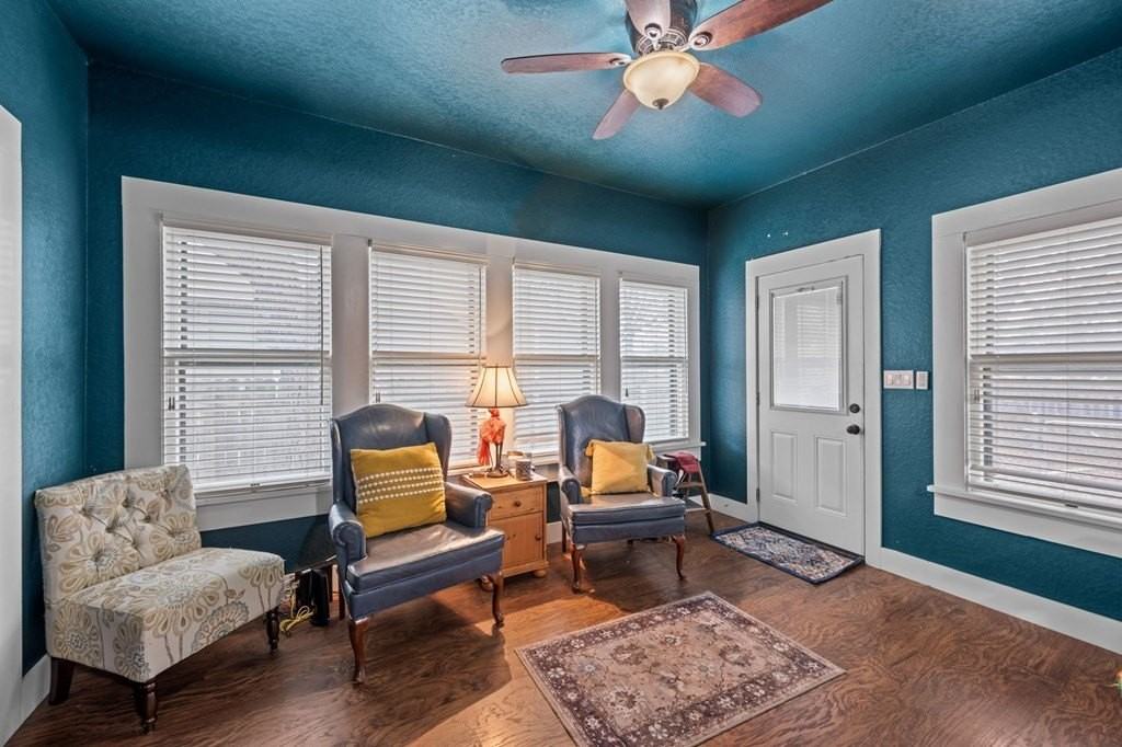 312 Lytle St - Photo 6 of 17