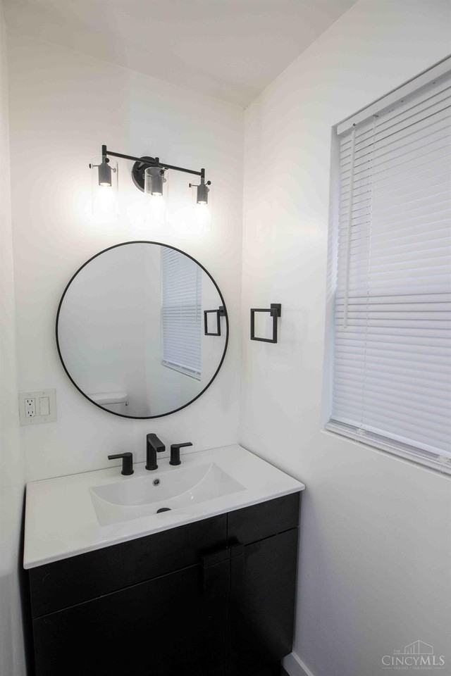 546 Carmalt St - Photo 6 of 18