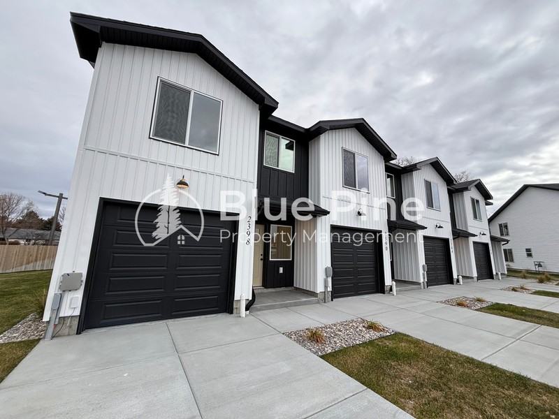 2384 Caliber Pl #1 - Photo 2 of 26