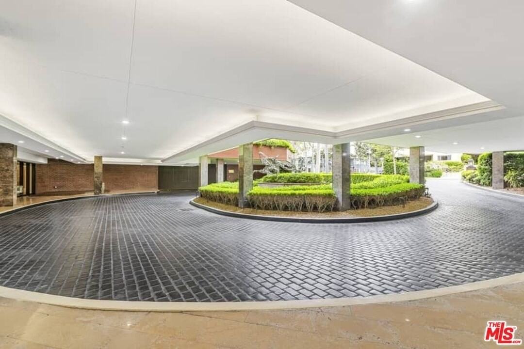 300 N Swall Dr Unit 305 #305 - Photo 3 of 24