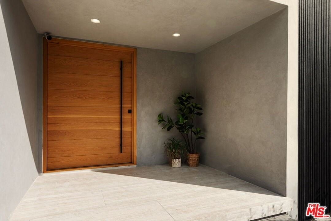 2422 Apollo Dr - Photo 2 of 39