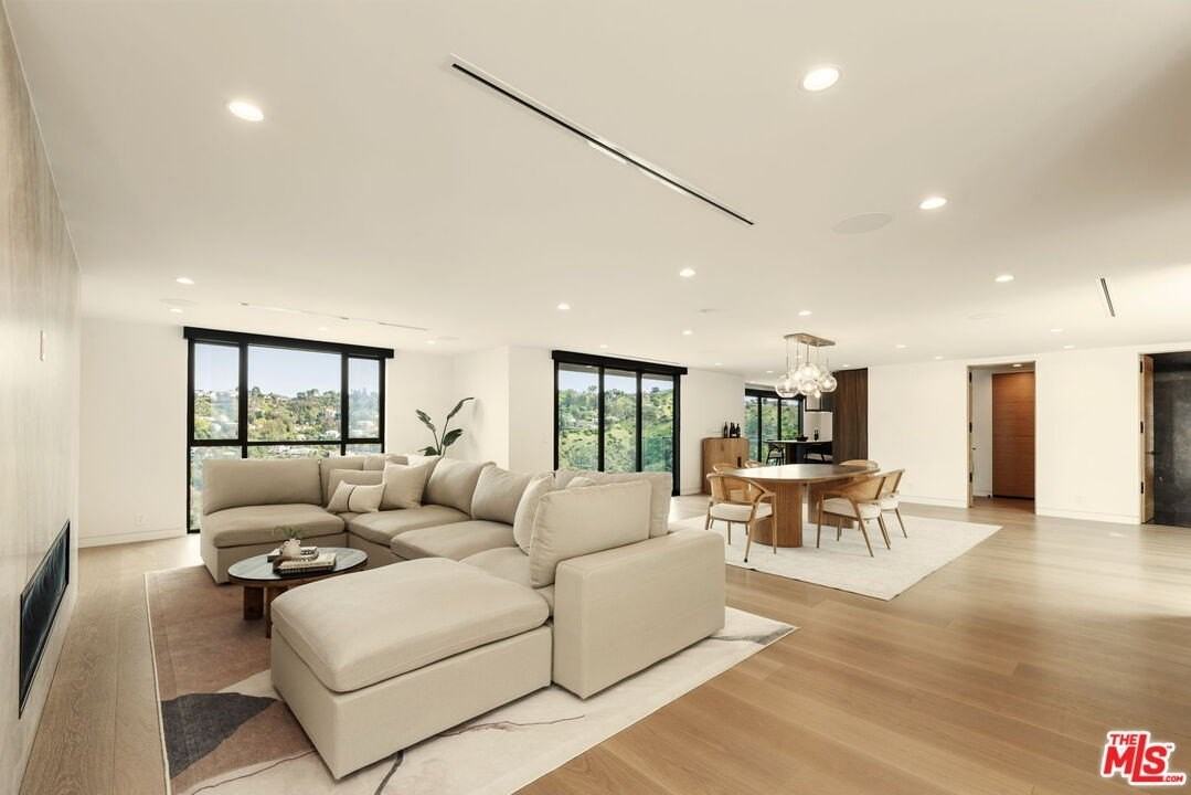 2422 Apollo Dr - Photo 6 of 39