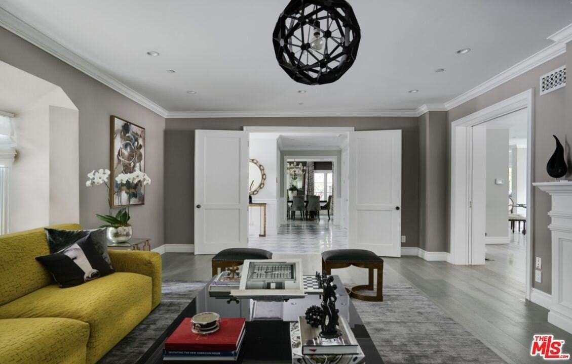 1214 Coldwater Canyon Dr - Photo 4 of 29