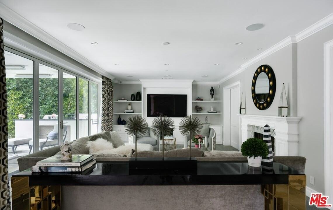 1214 Coldwater Canyon Dr - Photo 7 of 29