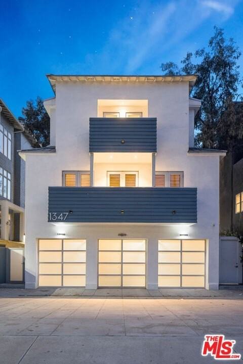 1347 Palisades Beach Rd - Photo 2 of 50