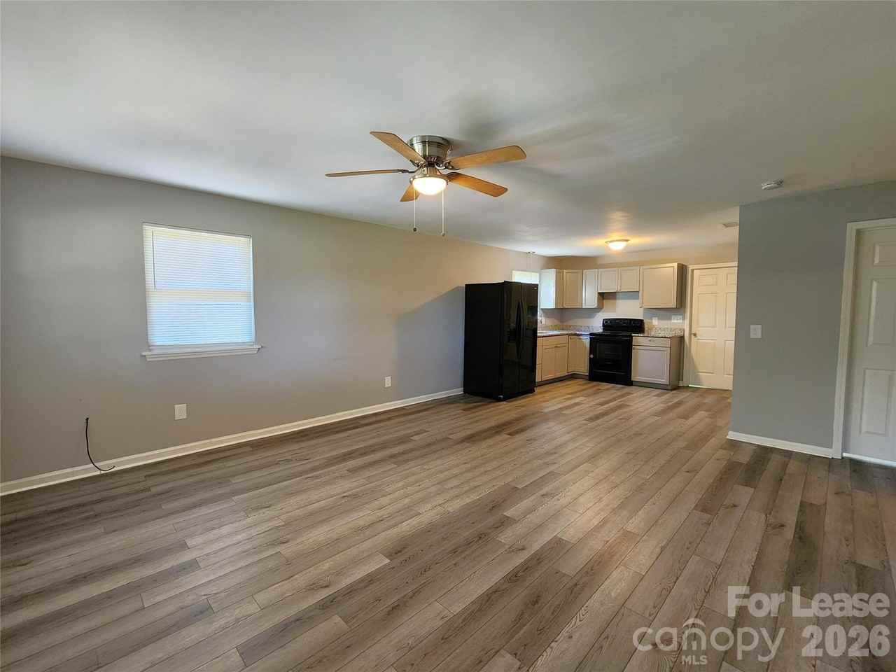 4633 Club View Dr - Photo 2 of 16