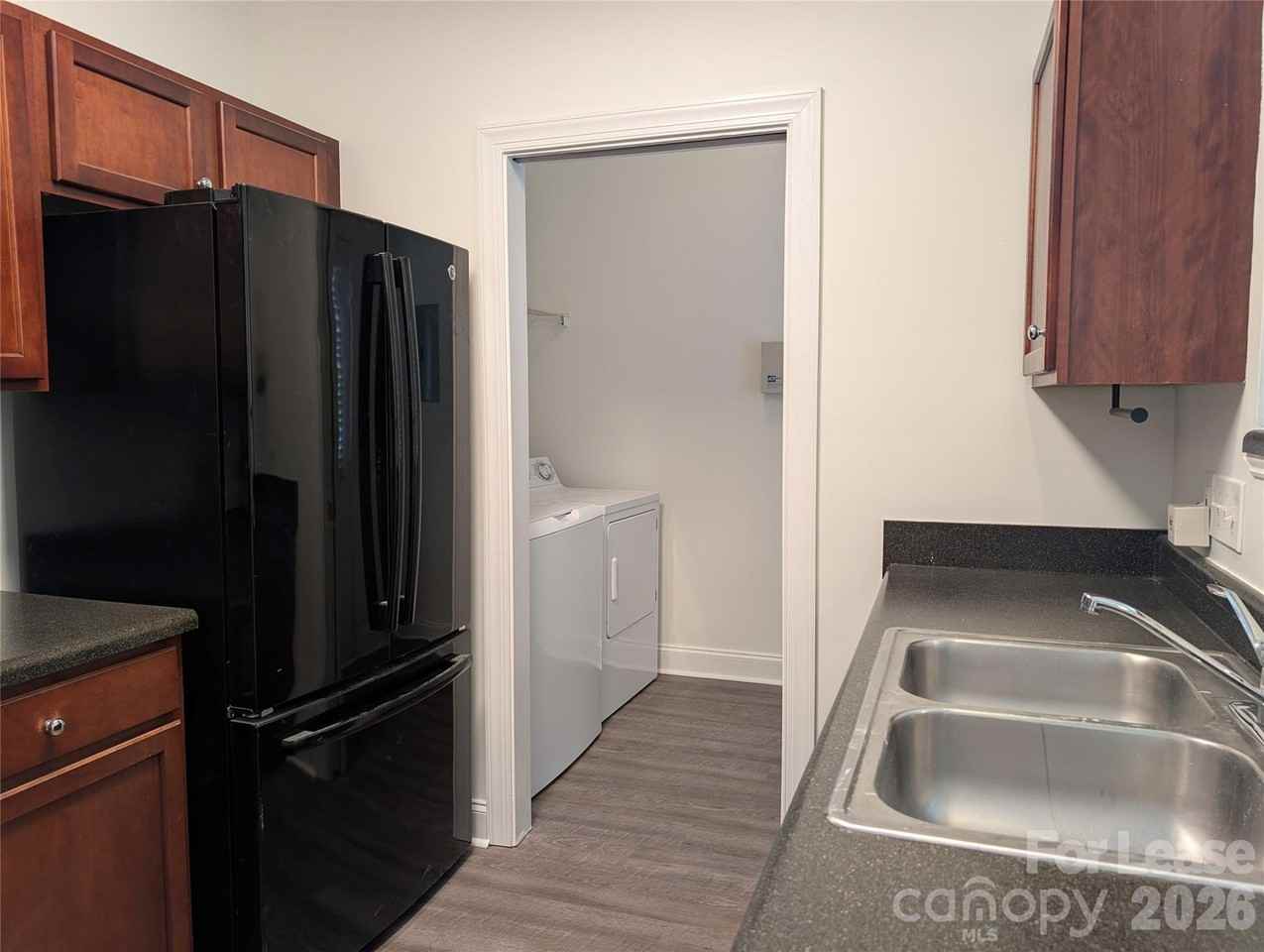 2104 Sardony Ln - Photo 4 of 25