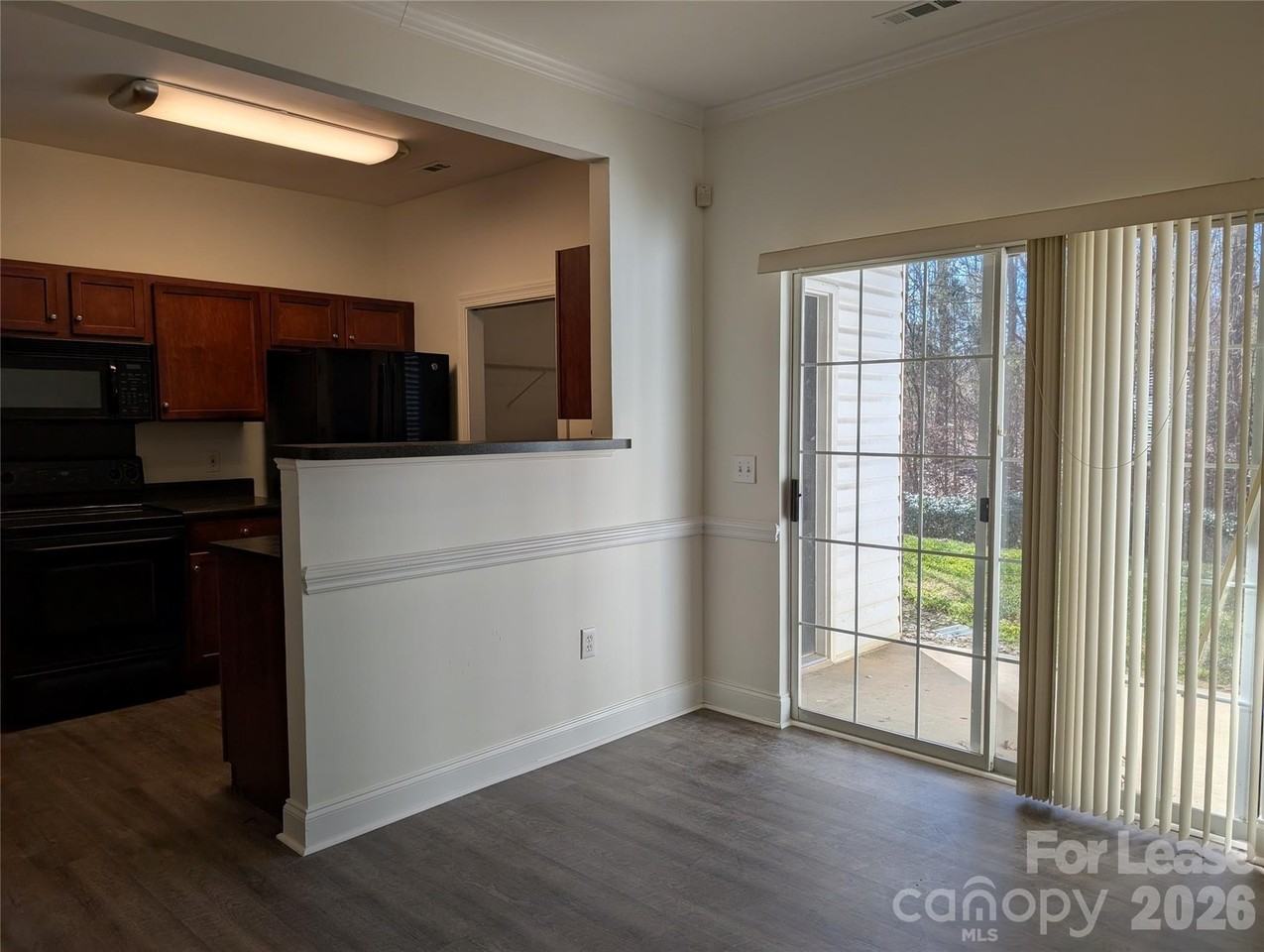 2104 Sardony Ln - Photo 5 of 25