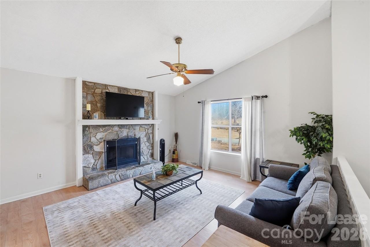 6530 Thamesmead Ln - Photo 6 of 28