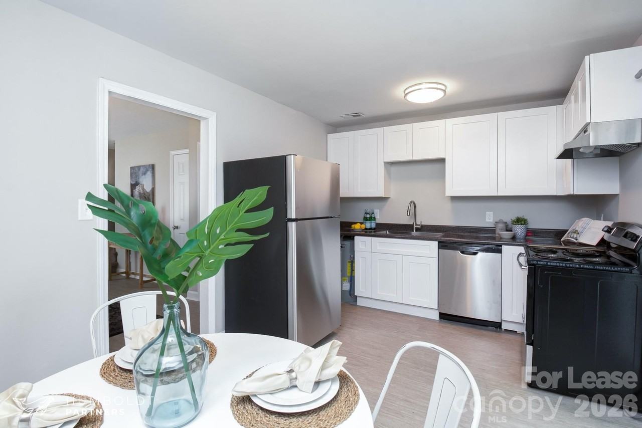 206 E Glendale Ave Apt 3 #3 - Photo 7 of 27