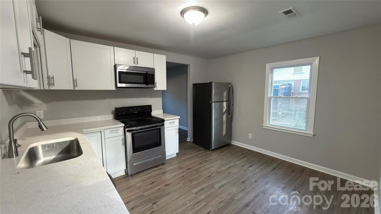 2900 Edsel Pl - Photo 4 of 14