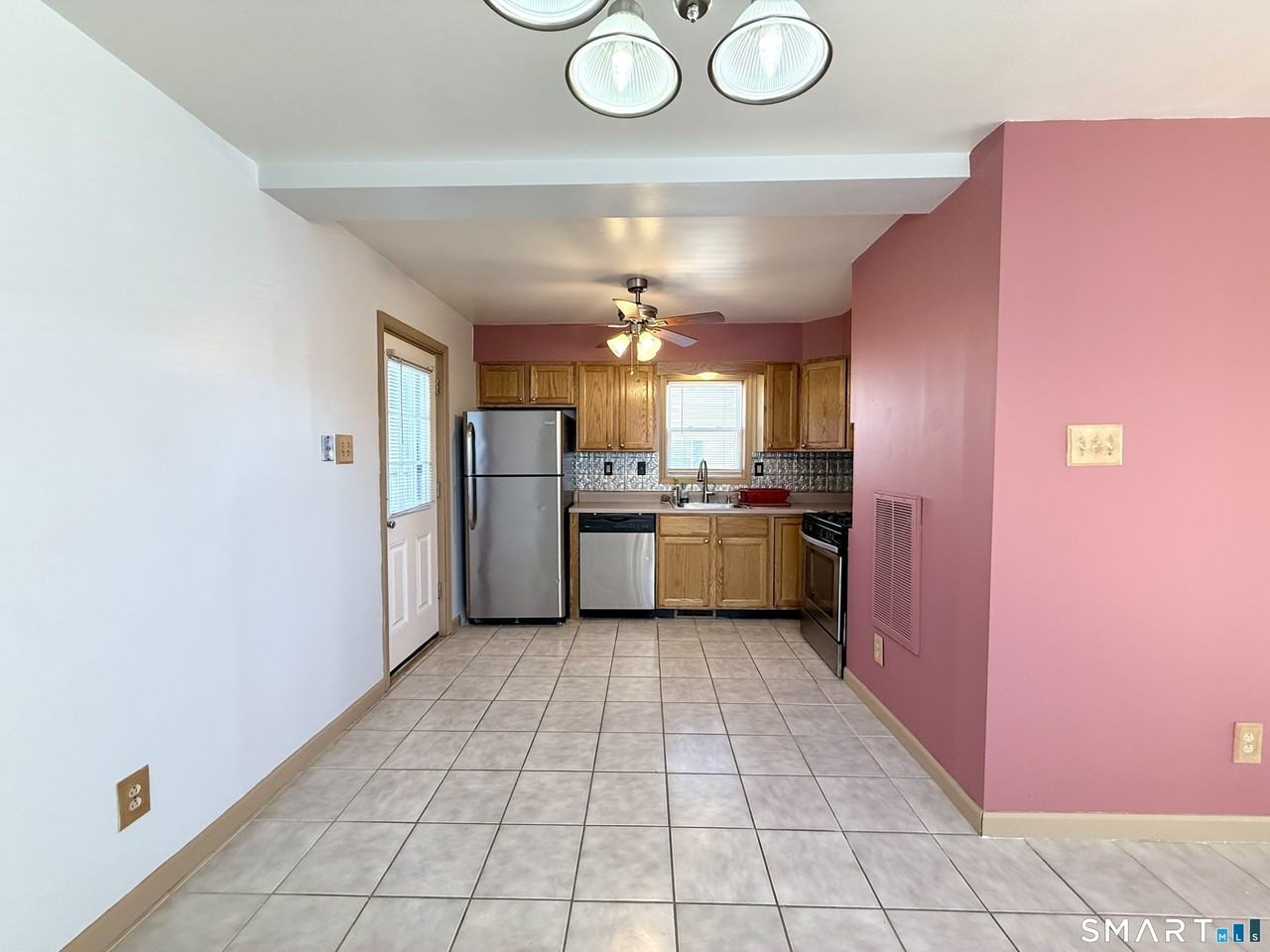 209 Hamilton St - Photo 6 of 18