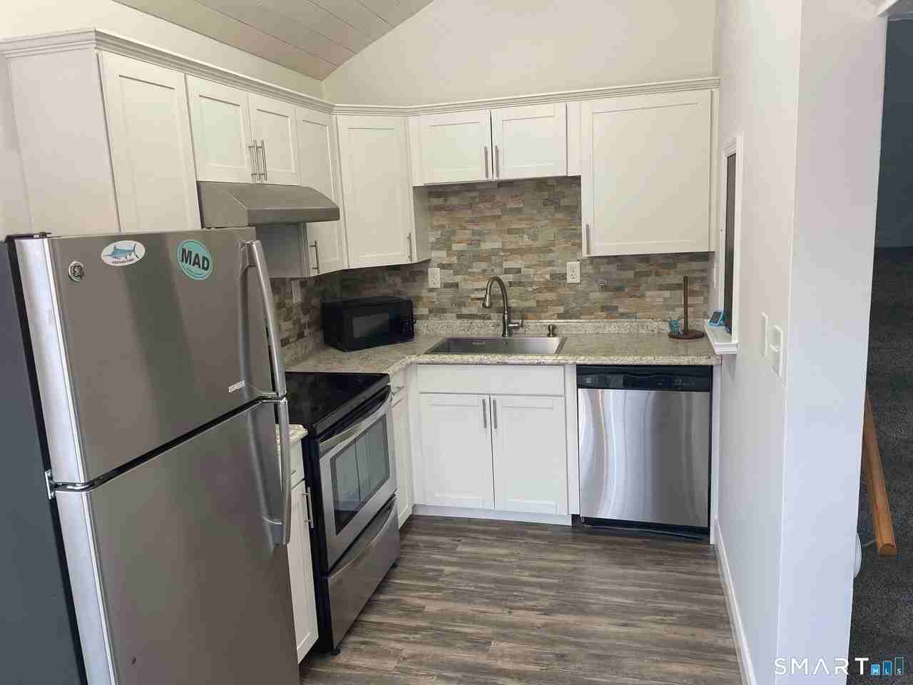 377 Horse Pond Rd - Photo 2 of 7