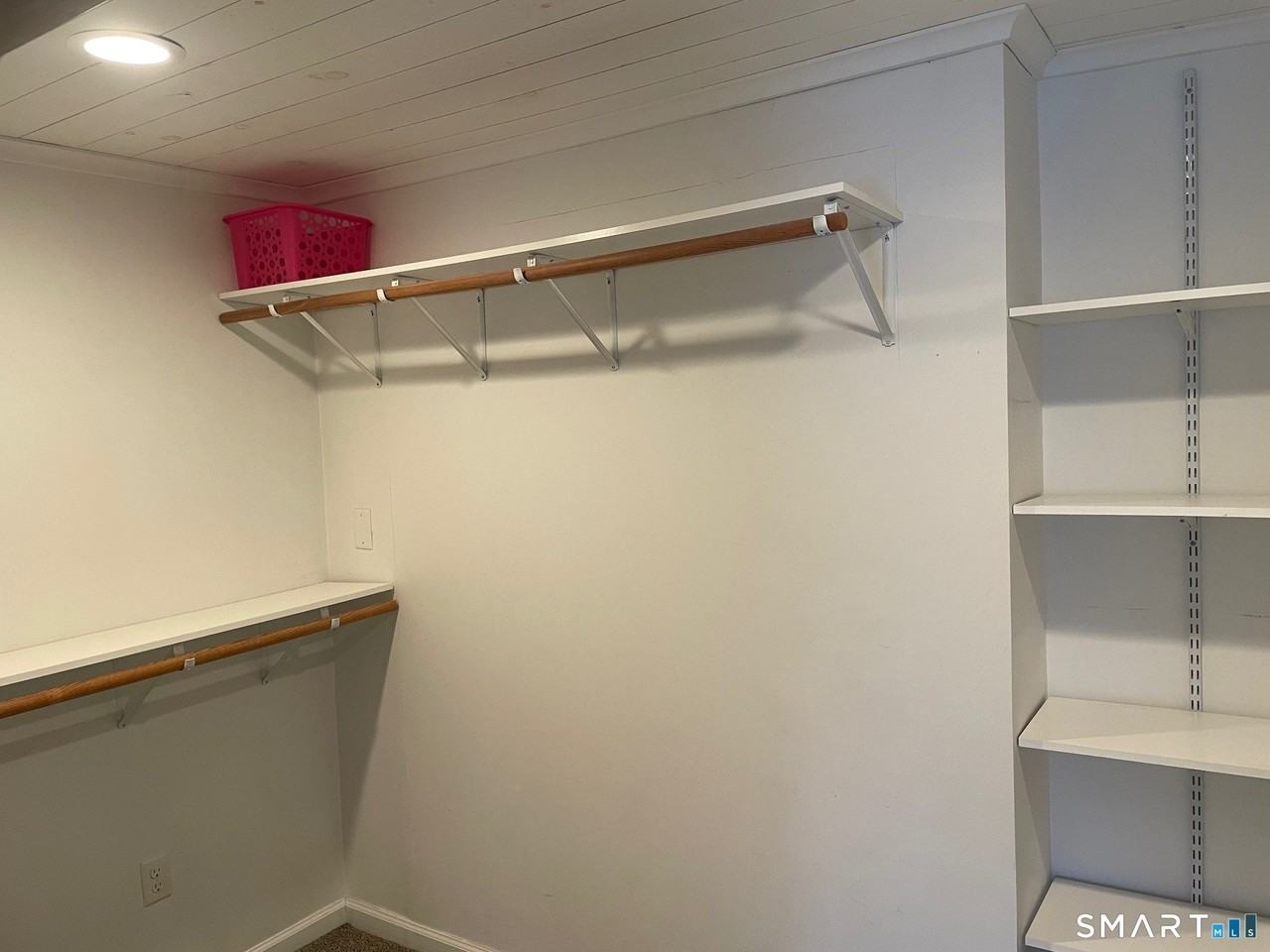 377 Horse Pond Rd - Photo 7 of 7