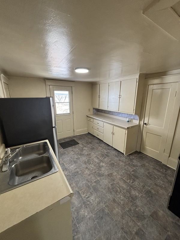 844 3rd St - Photo 6 of 11