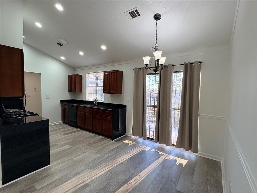 3929 Flakes Mill Rd - Photo 6 of 12