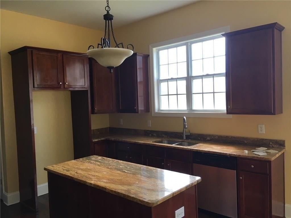 5575 Toccoa Dr - Photo 4 of 18