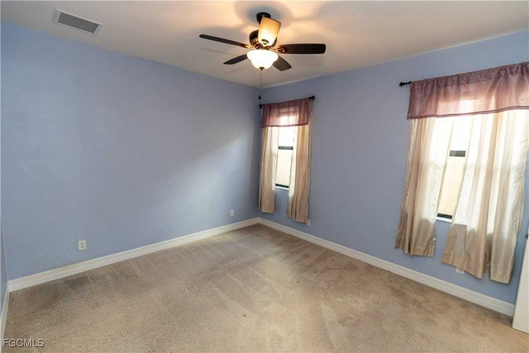 11660 Meadowrun Cir - Photo 7 of 46